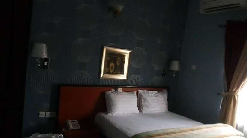 Imagen de la habitación del Hotel Venuss and Suites. Foto 12