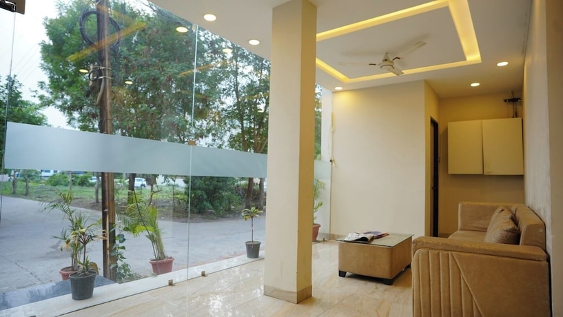 Imagen de los interiores del Hotel Venzaa Inn. Foto 16