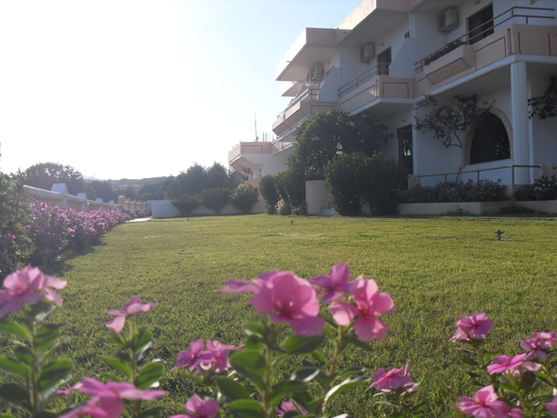 Imagen de los exteriores del Hotel Vera Studios. Foto 16