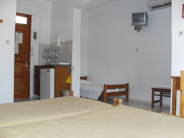 Imagen de la habitación del Hotel Vera Studios. Foto 11