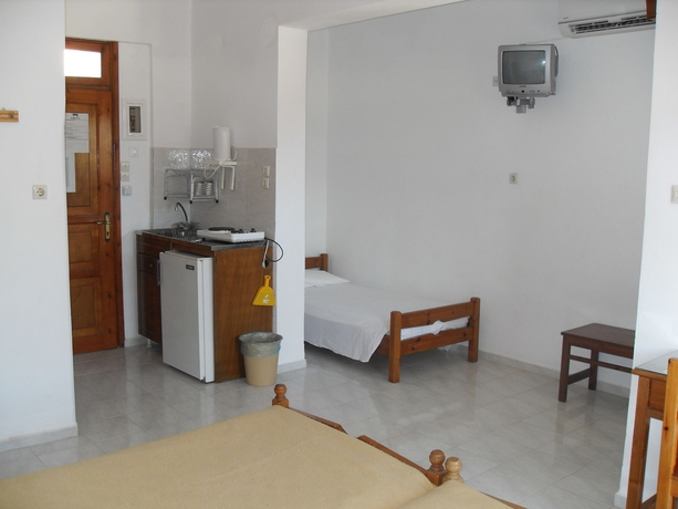 Imagen de la habitación del Hotel Vera Studios. Foto 13