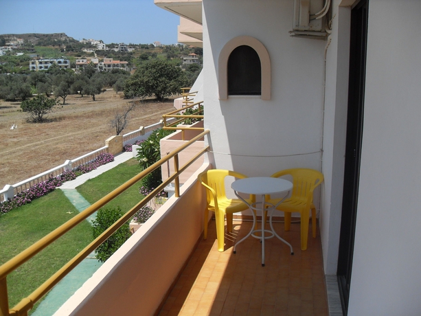 Imagen de la habitación del Hotel Vera Studios. Foto 14