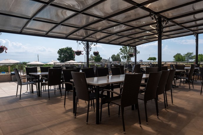 Imagen del bar/restaurante del Hotel Veramar Beach. Foto 5