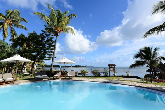 Imagen de la piscina del Hotel Veranda Paul and Virginie Spa - Adults Only. Foto 9
