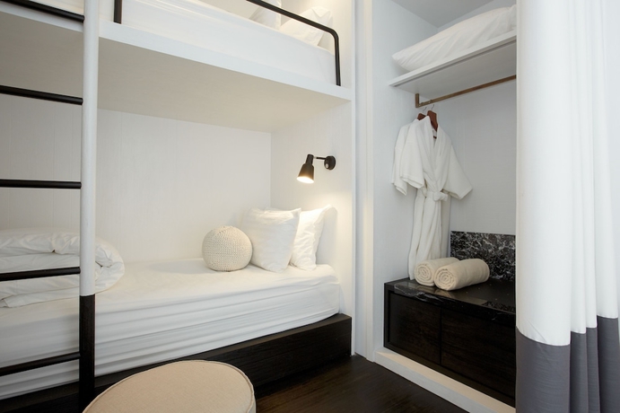 Imagen de la habitación del Hotel Veranda Pool Suite. Foto 10