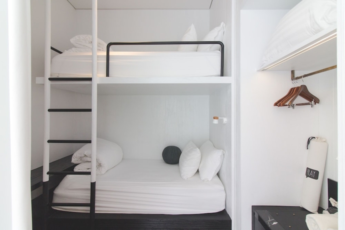 Imagen de la habitación del Hotel Veranda Pool Suite. Foto 11
