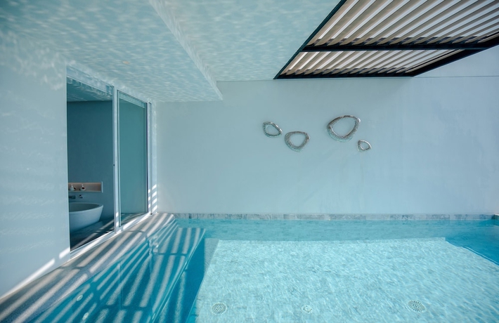 Imagen de la habitación del Hotel Veranda Pool Suite. Foto 14