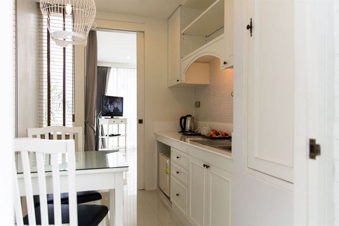 Imagen de la piscina del Hotel Verano Beach Villa. Foto 16