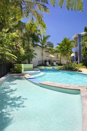 Imagen de la piscina del Hotel Verano Resort. Foto 16