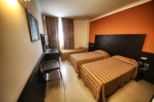 Imagen de la habitación del Hotel Vercelli Palace. Foto 6