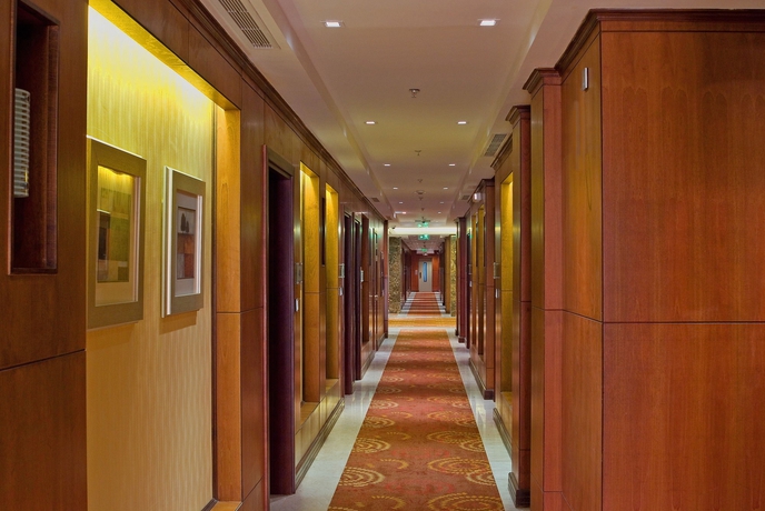 Imagen de los interiores del Hotel Vercure Jeddah Al Hamra. Foto 13