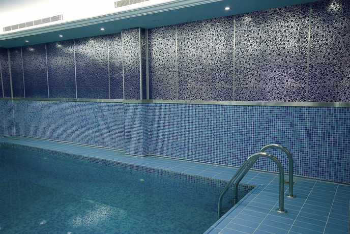 Imagen de la piscina del Hotel Vercure Jeddah Al Hamra. Foto 14