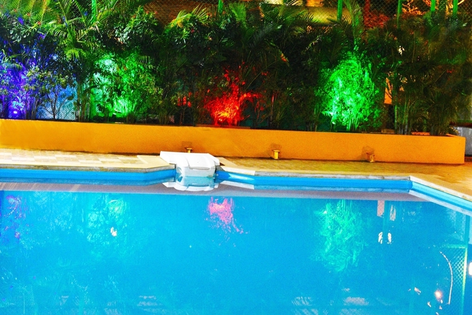 Imagen de la piscina del Hotel Verda Le Pearl, Goa. Foto 19