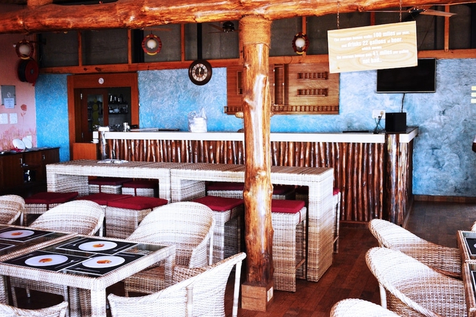 Imagen del bar/restaurante del Hotel Verda Le Pearl, Goa. Foto 4