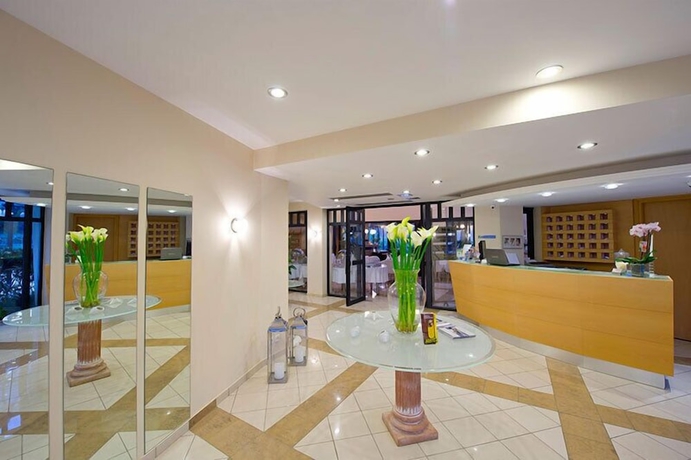 Imagen de los interiores del Hotel Verde al Mare. Foto 9