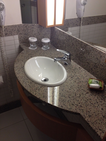 Imagen de la habitación del Hotel Verdegreen. Foto 7