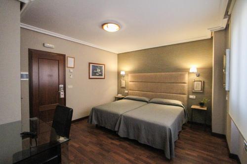 Imagen de la habitación del Hotel Verdemar, Ribadesella. Foto 5