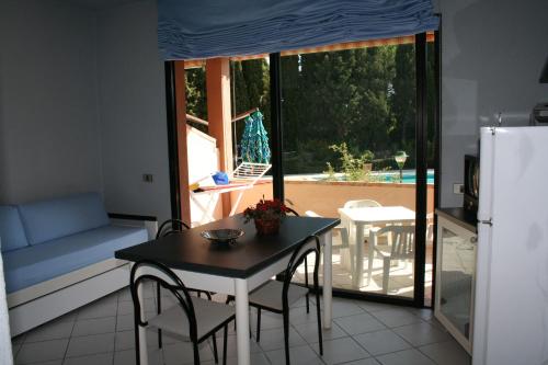 Imagen de la habitación del Hotel Verdemare Sardegna Uno. Foto 4