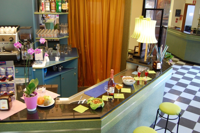 Imagen del bar/restaurante del Hotel Verdemilia. Foto 4