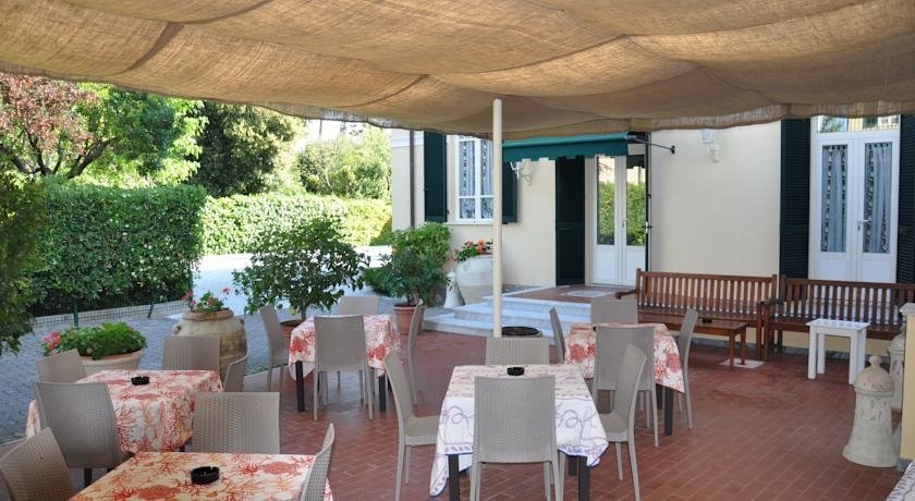 Imagen del bar/restaurante del Hotel Verdesolemare. Foto 2