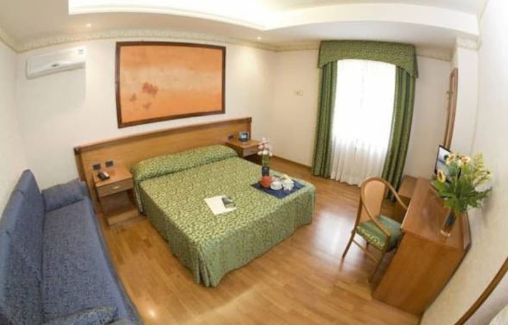 Imagen de la habitación del Hotel Verdi, FIUGGI. Foto 10