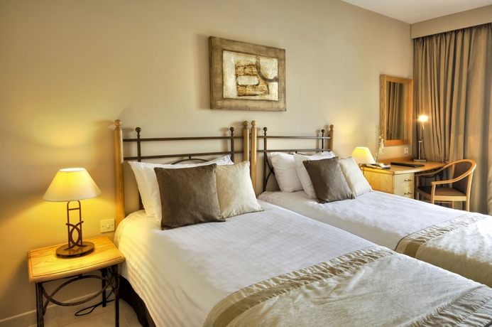 Imagen de la habitación del Hotel Verdi St George's Bay Marina. Foto 8