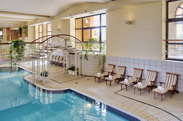 Imagen de los interiores del Hotel Verdi St George's Bay Marina. Foto 13