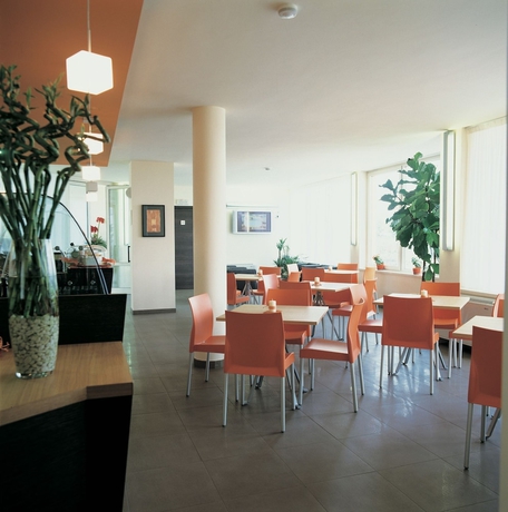 Imagen del bar/restaurante del Hotel Verdina. Foto 3