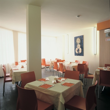 Imagen del bar/restaurante del Hotel Verdina. Foto 4