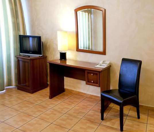 Imagen de la habitación del Hotel Verhovina, Petropavlivska Borshchahivka. Foto 16