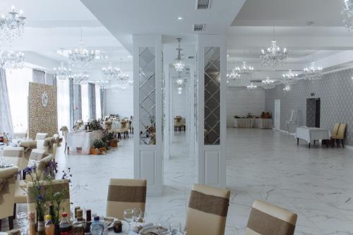 Imagen general del Hotel Verhovina, Petropavlivska Borshchahivka. Foto 1