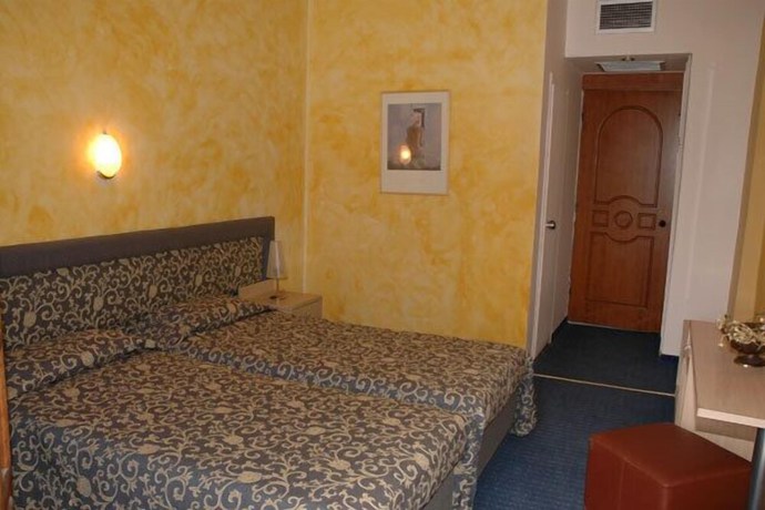 Imagen de la habitación del Hotel Veria. Foto 8