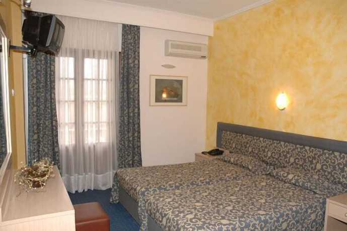 Imagen de la habitación del Hotel Veria. Foto 12