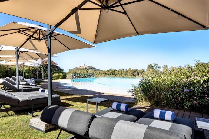 Imagen de la piscina del Hotel Veridia Resort Sardinia, a member of Radisson Individuals. Foto 20