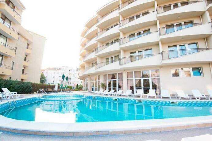 Imagen de la piscina del Hotel Veris, Sunny Beach. Foto 23
