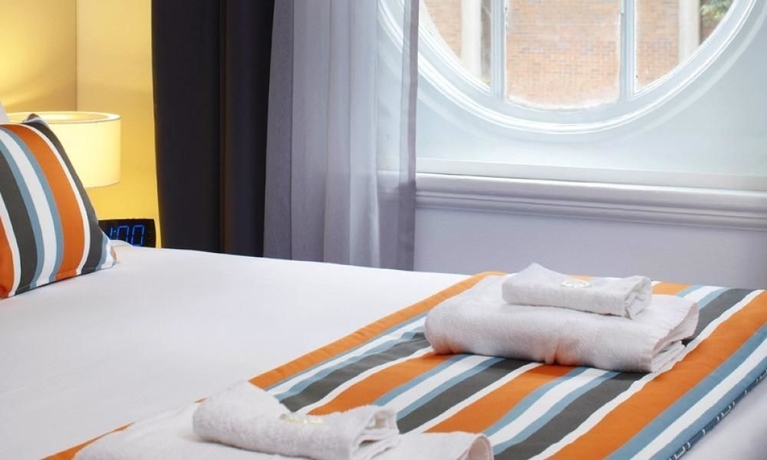 Imagen de la habitación del Hotel Veriu Central. Foto 6