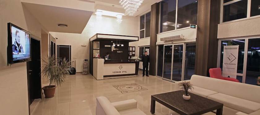 Imagen de los interiores del Hotel Verman. Foto 15