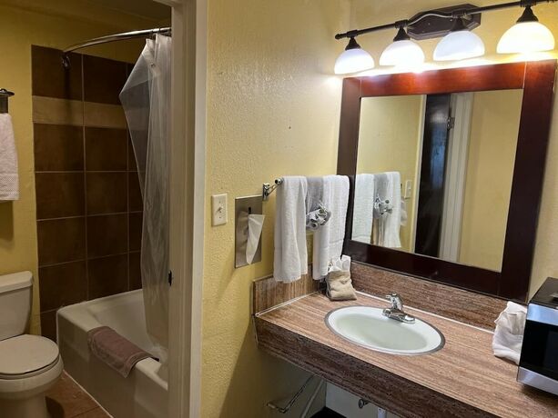 Imagen de la habitación del Hotel Vernals Best Value Inn. Foto 7