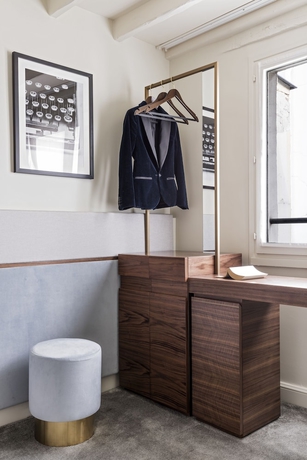 Imagen de la habitación del Hotel Verneuil. Foto 5