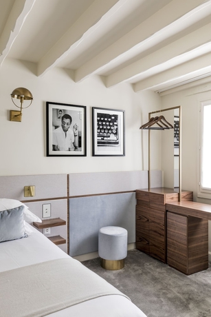 Imagen de la habitación del Hotel Verneuil. Foto 6