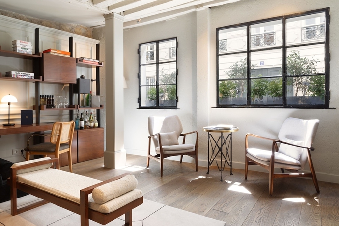 Imagen de los interiores del Hotel Verneuil. Foto 18