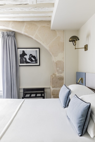 Imagen de la habitación del Hotel Verneuil. Foto 9