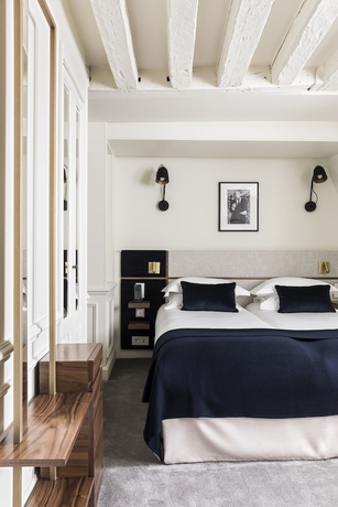 Imagen de la habitación del Hotel Verneuil. Foto 15