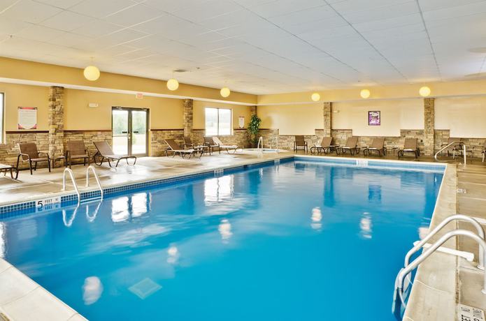 Imagen de la piscina del Hotel Vernon Downs Casino and. Foto 20