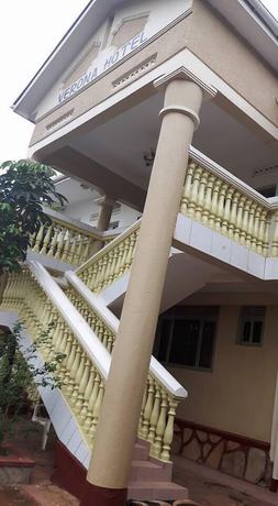 Imagen de los exteriores del Hotel Verona, Bwaise. Foto 15