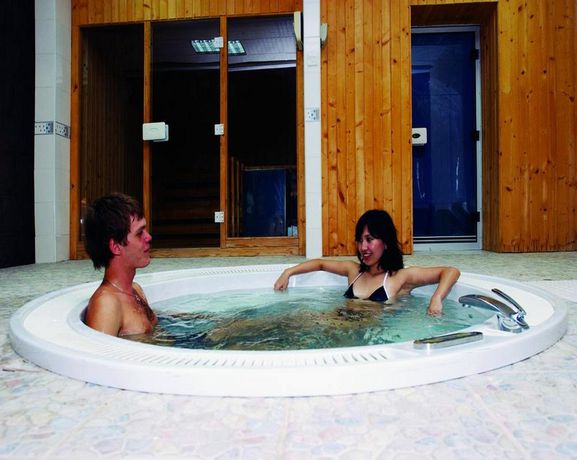 Imagen de la piscina del Hotel Verona Resort. Foto 15