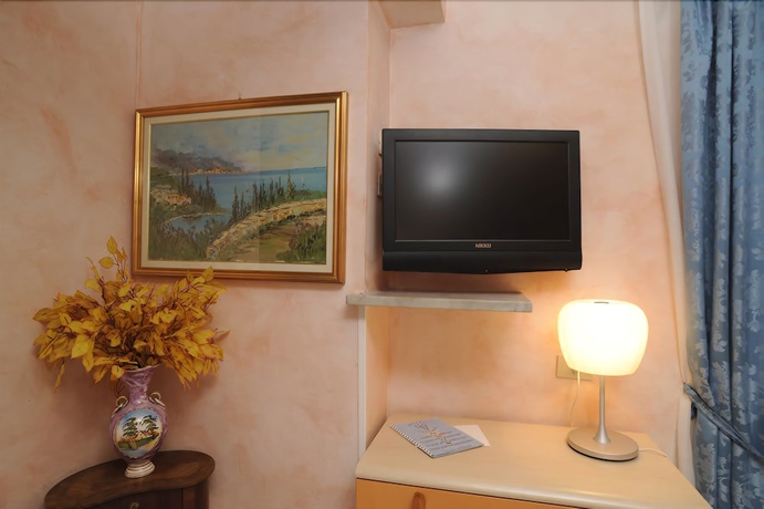 Imagen de la habitación del Hotel Veronese. Foto 7