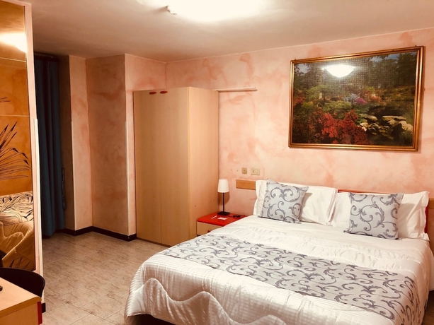 Imagen de la habitación del Hotel Veronese. Foto 8