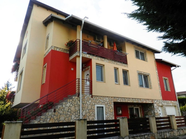 Imagen general del Hotel Veronika Villa. Foto 14