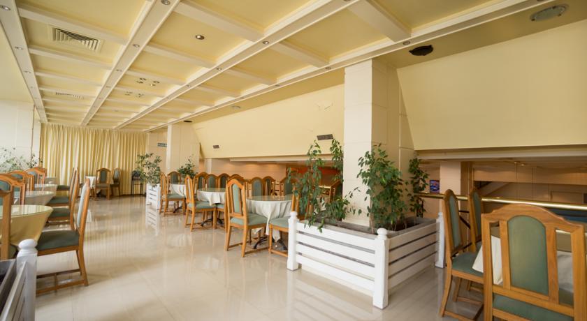 Imagen general del Hotel Versailles. Foto 7